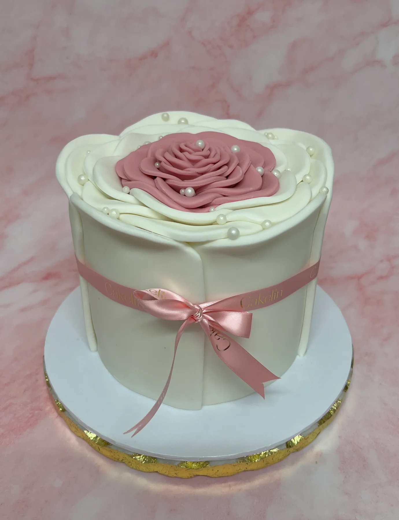 Rose gift celebration cake
